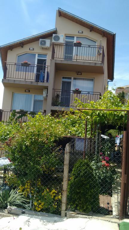 Faina Guest House Rezovo Exterior foto
